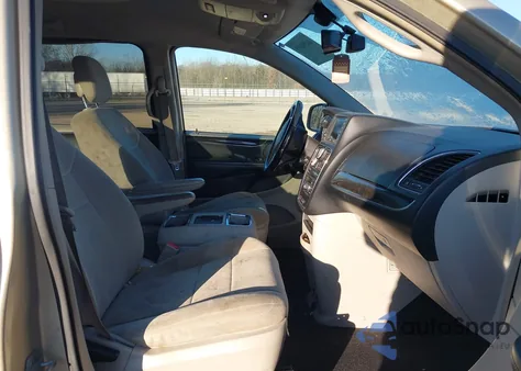 2011 Chrysler Town & Country Touring из США, поврежденный, VIN 2A4RR5DG7BR702093